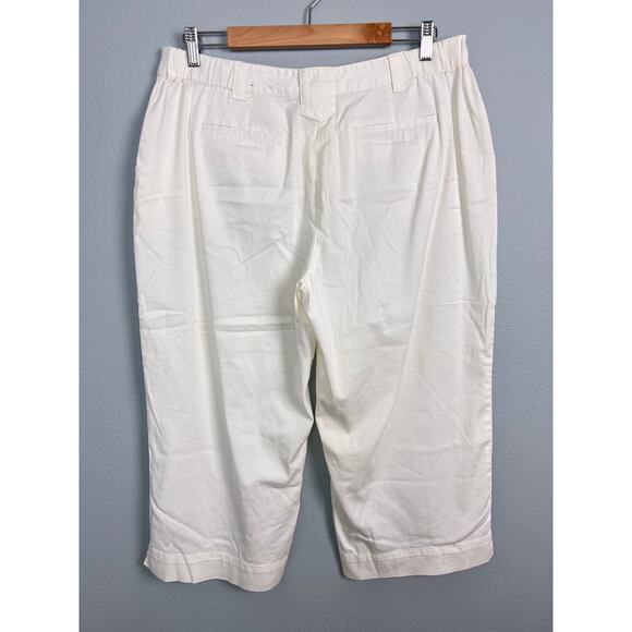 Chico's Women's XL Capri Pants Stretch Crop White Casual Classic Preppy Summer - Picture 3 of 10